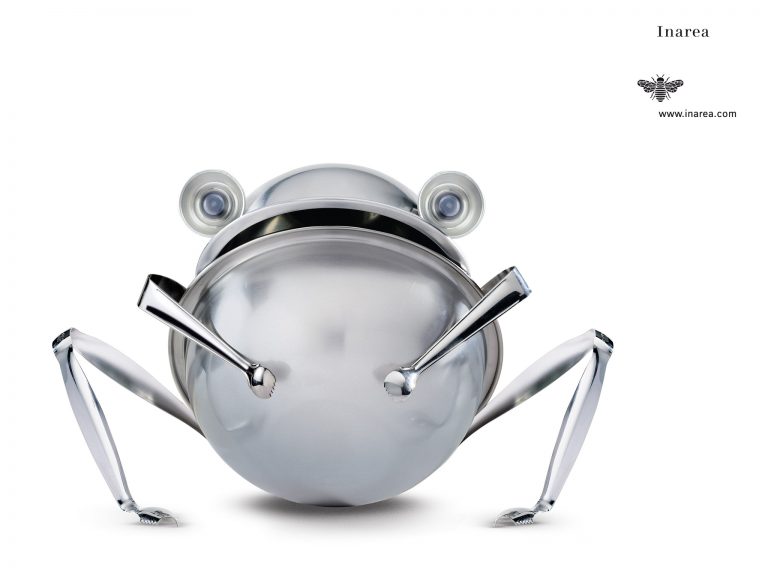 D 2001 Mar 72 512x382