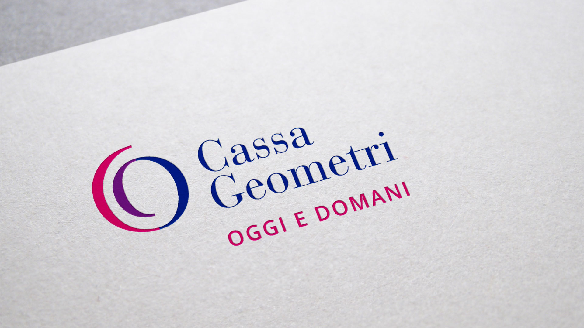 Logo Cassa Geometri. Magenta e Blu con Specifica -oggi e domani-